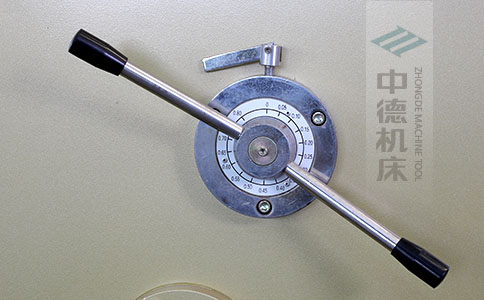 ZDS-450剪板机刀片空隙手动调理器,刻度清淅,调理省力又简洁.jpg ZDS-450剪板机刀片空隙手动调理器,刻度清淅,调理省力又简洁.jpg